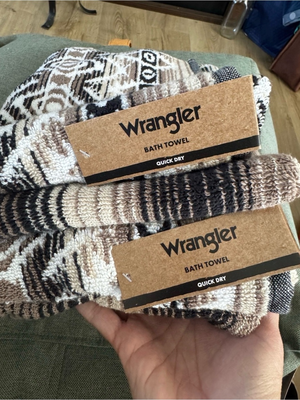 Wrangler 2 bath towels + 1 Hand Towel in Cream, Brown, Black Aztec pattern